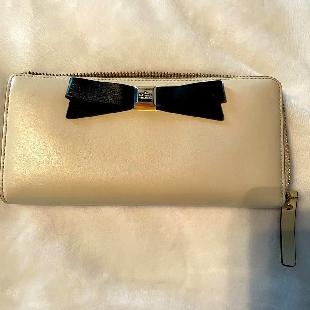 Kate Spade cream wallet with bow detail!
